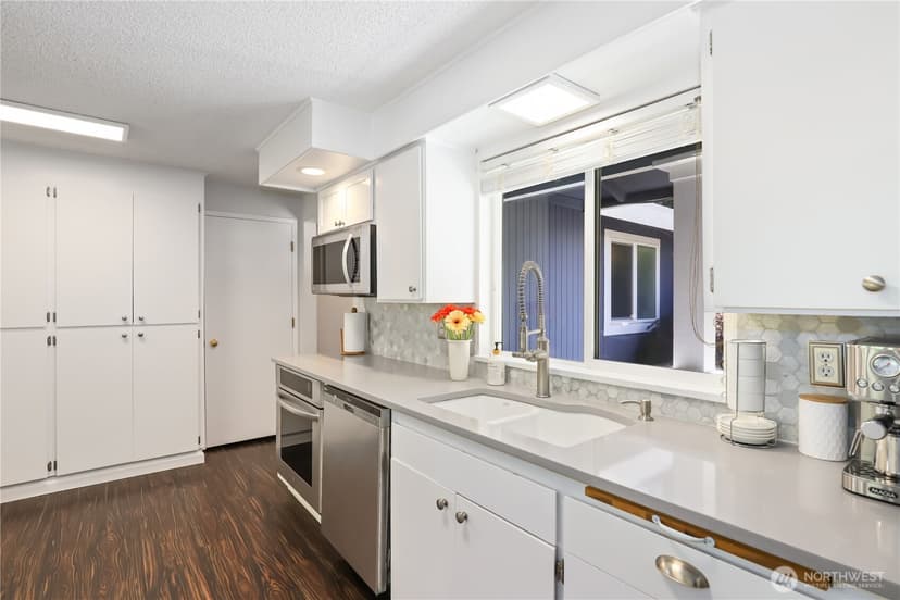 Property photo for 5121 Sunset Drive W, University Place photo 14