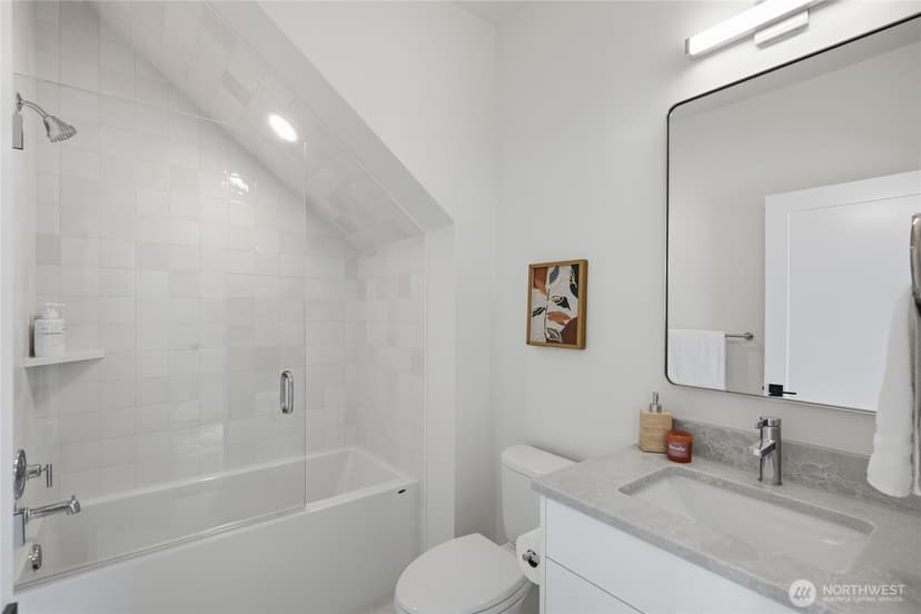 Property photo for 9321 Marcus Avenue S, Seattle photo 4