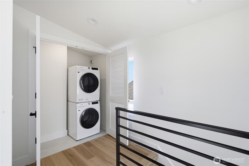 Property photo for 9321 Marcus Avenue S, Seattle photo 25