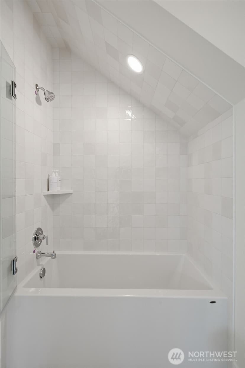 Property photo for 9321 Marcus Avenue S, Seattle photo 5