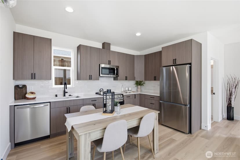 Property photo for 9321 Marcus Avenue S, Seattle photo 10