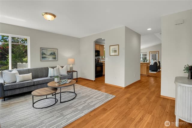 Property photo for 11024 Meridian Place W, Everett photo 5