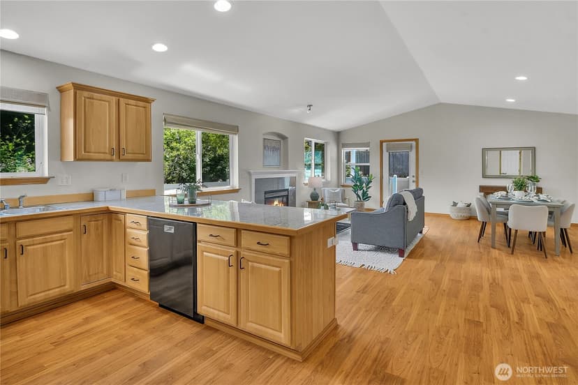 Property photo for 11024 Meridian Place W, Everett photo 8