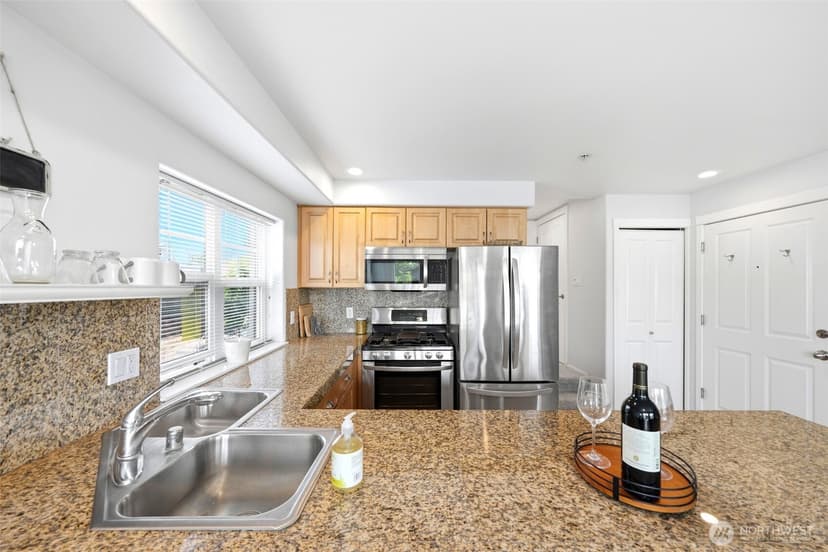 Property photo for 2433 NW 59th Street #202, Seattle photo 12