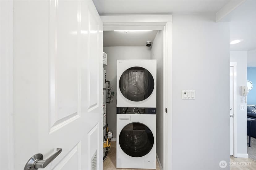 Property photo for 2433 NW 59th Street #202, Seattle photo 26