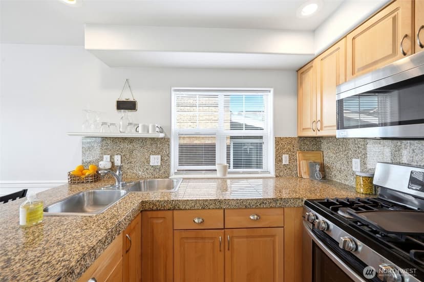 Property photo for 2433 NW 59th Street #202, Seattle photo 14