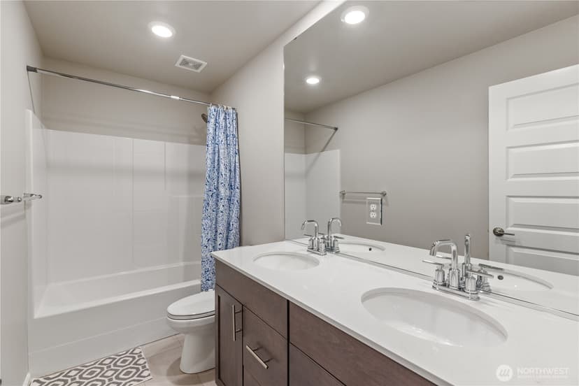 Property photo for 17621 Crossing Drive E, Puyallup photo 18