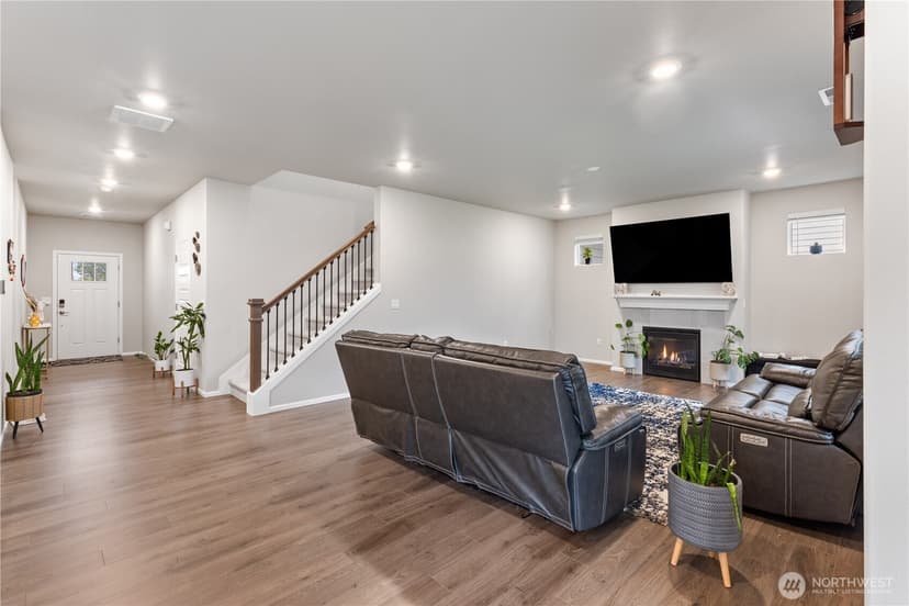 Property photo for 17621 Crossing Drive E, Puyallup photo 4