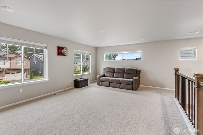 Property photo for 17621 Crossing Drive E, Puyallup photo 19