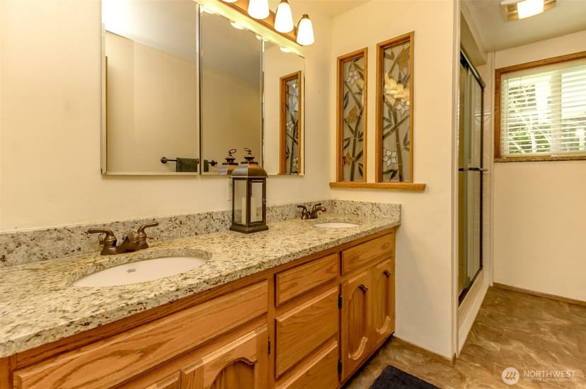 Property photo for 20123 4th Avenue S, Des Moines photo 13