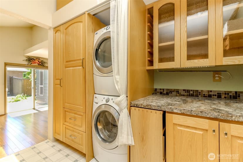 Property photo for 20123 4th Avenue S, Des Moines photo 16