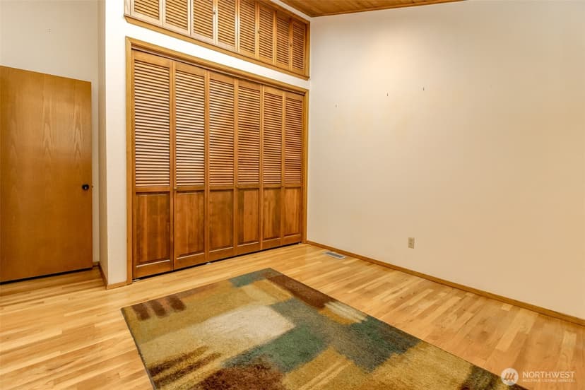 Property photo for 20123 4th Avenue S, Des Moines photo 11