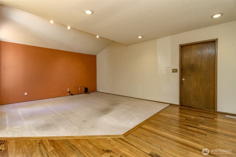 Property photo for 20123 4th Avenue S, Des Moines photo 21