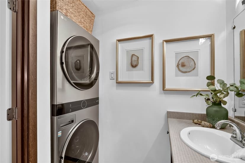 Property photo for 4020 Aurora Avenue N #305, Seattle photo 16