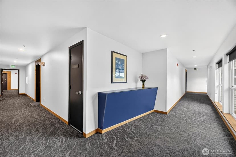Property photo for 4020 Aurora Avenue N #305, Seattle photo 25