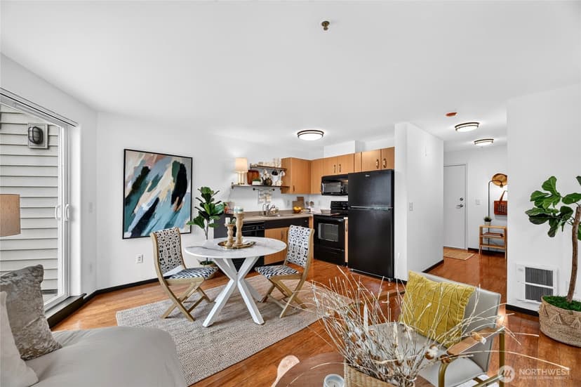 Property photo for 4020 Aurora Avenue N #305, Seattle photo 15