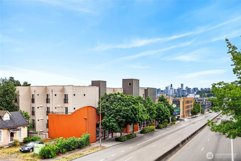 Property photo for 4020 Aurora Avenue N #305, Seattle photo 31