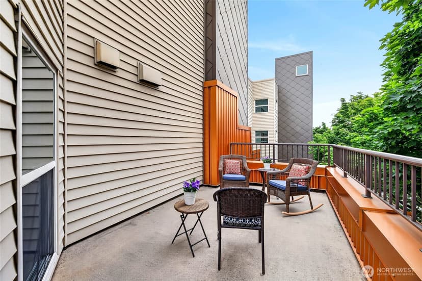 Property photo for 4020 Aurora Avenue N #305, Seattle photo 19