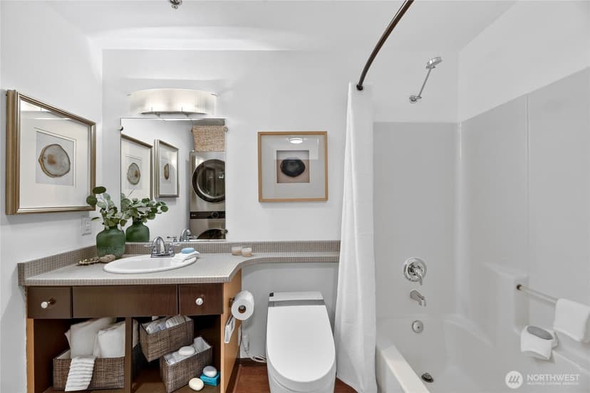 Property photo for 4020 Aurora Avenue N #305, Seattle photo 17