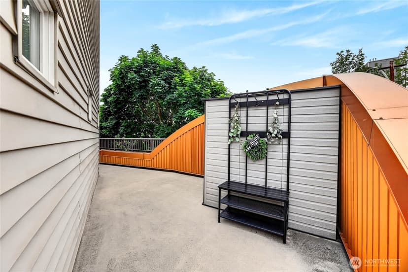 Property photo for 4020 Aurora Avenue N #305, Seattle photo 22