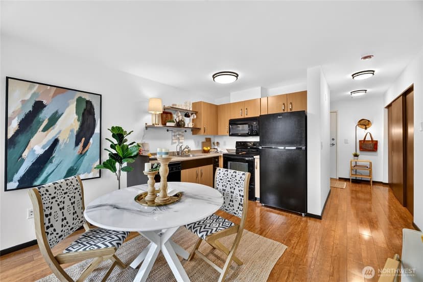 Property photo for 4020 Aurora Avenue N #305, Seattle photo 6