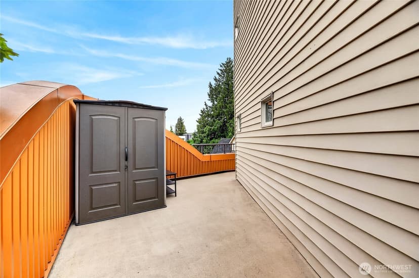 Property photo for 4020 Aurora Avenue N #305, Seattle photo 23