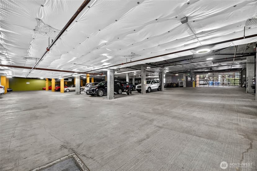 Property photo for 4020 Aurora Avenue N #305, Seattle photo 30