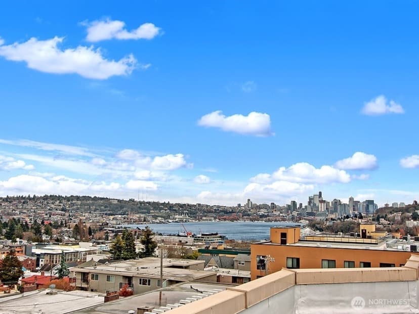 Property photo for 4020 Aurora Avenue N #305, Seattle photo 27