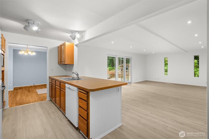 Property photo for 16811 1st Avenue NW, Shoreline photo 3
