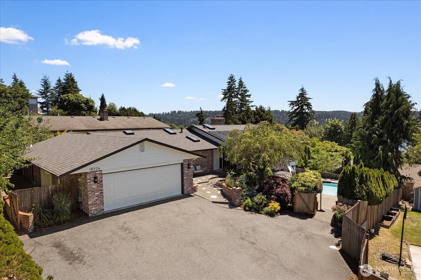 Property photo for 18226 62nd Avenue NE, Kenmore photo 2