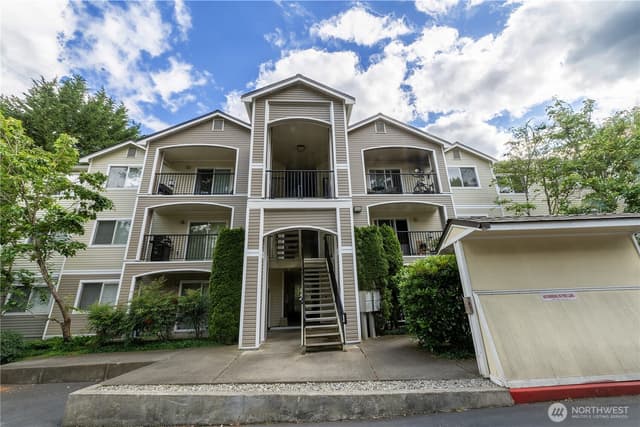 Property photo for 10709 Valley View Rd #A104, Bothell photo 2