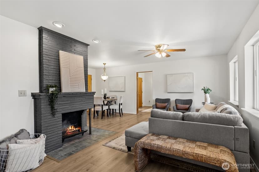 Property photo for 2613 NE 145th Street, Seattle photo 3