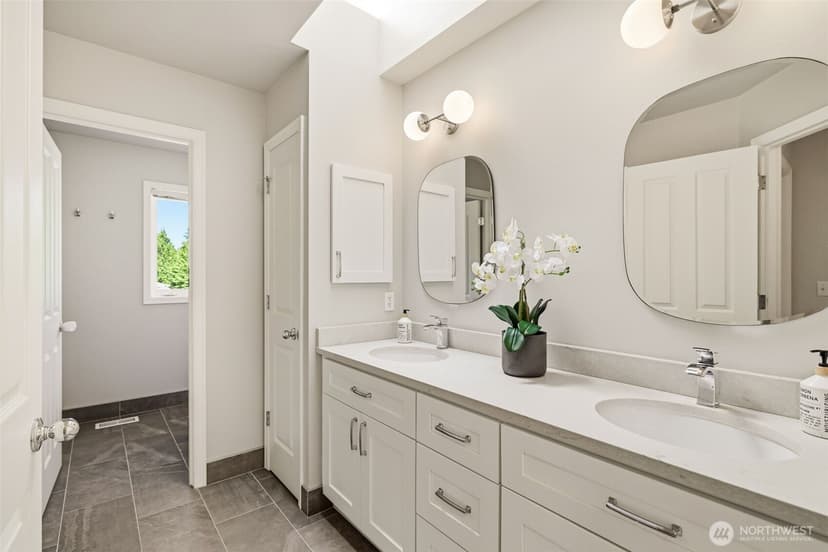 Property photo for 8243 147th Avenue SE, Newcastle photo 13