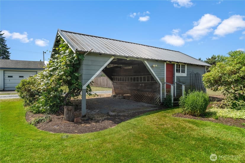 Property photo for 926 6th Avenue SW, Puyallup photo 29