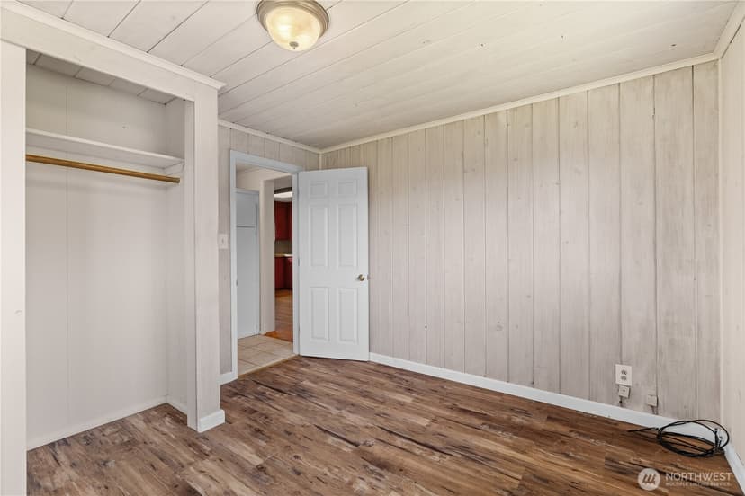 Property photo for 926 6th Avenue SW, Puyallup photo 20