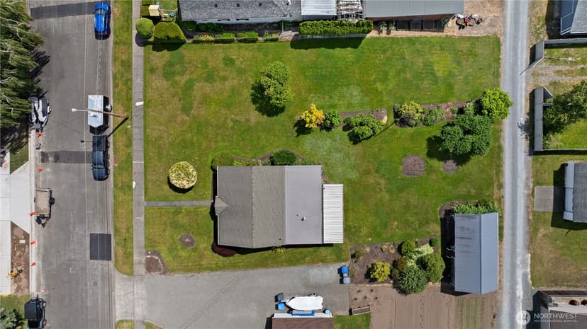 Property photo for 926 6th Avenue SW, Puyallup photo 33
