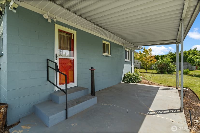 Property photo for 926 6th Avenue SW, Puyallup photo 26