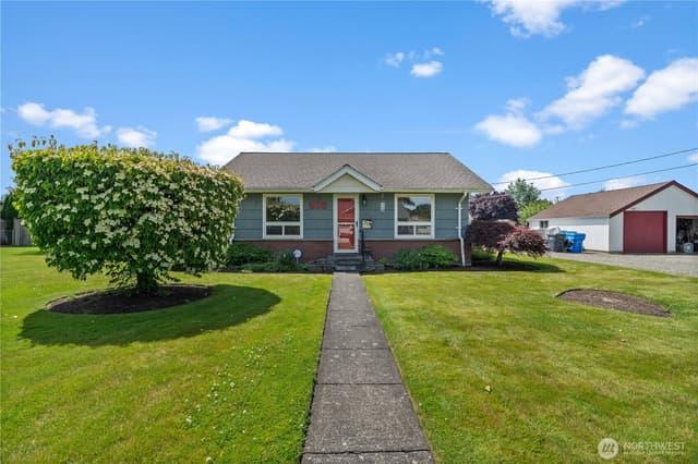 Property photo for 926 6th Avenue SW, Puyallup photo 3