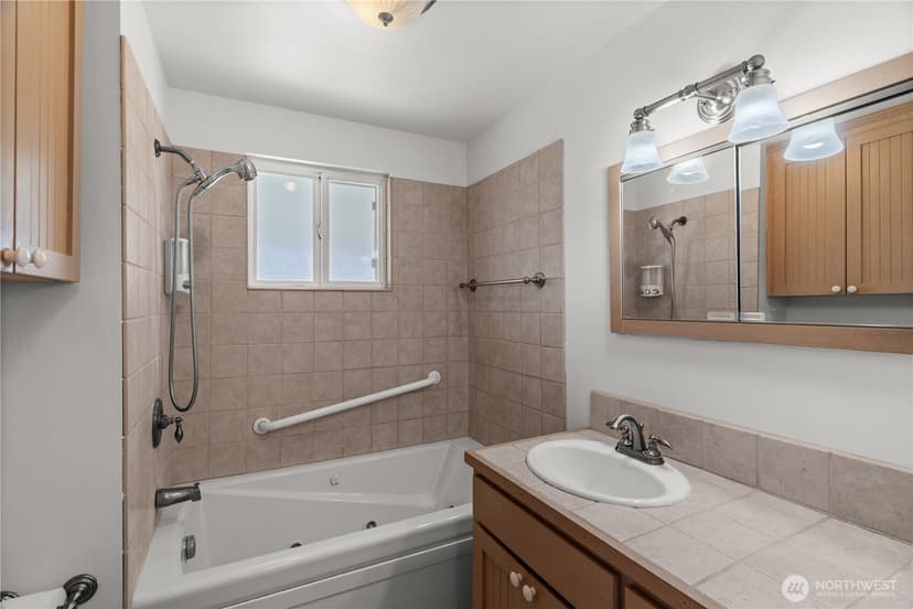 Property photo for 926 6th Avenue SW, Puyallup photo 23