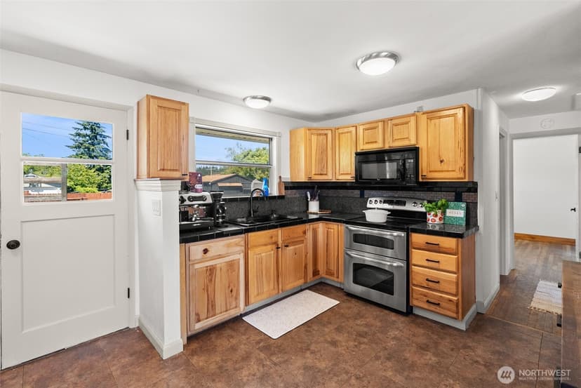 Property photo for 2710 Holman Street, Bremerton photo 6