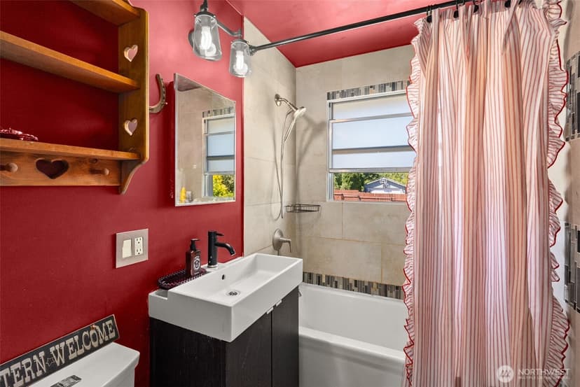 Property photo for 2710 Holman Street, Bremerton photo 14