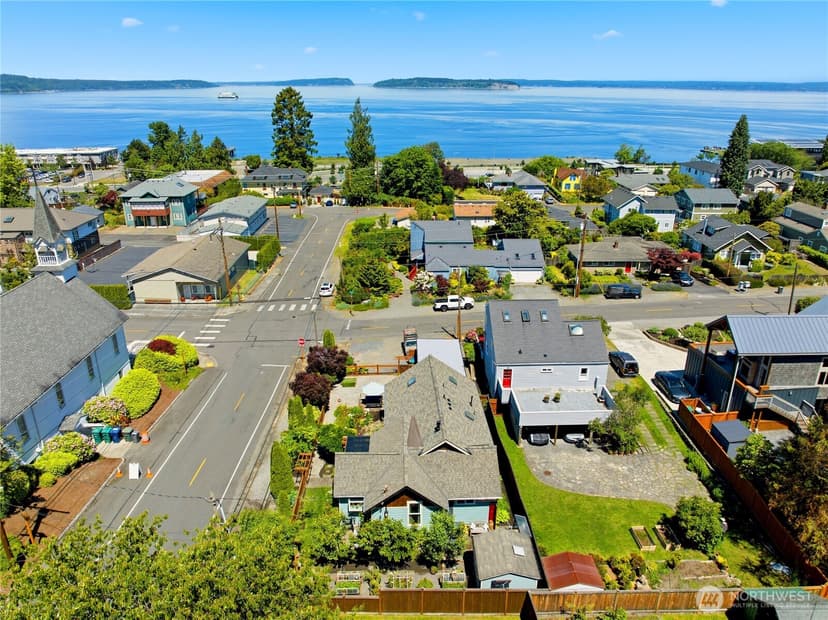 Property photo for 308 Loveland Avenue, Mukilteo