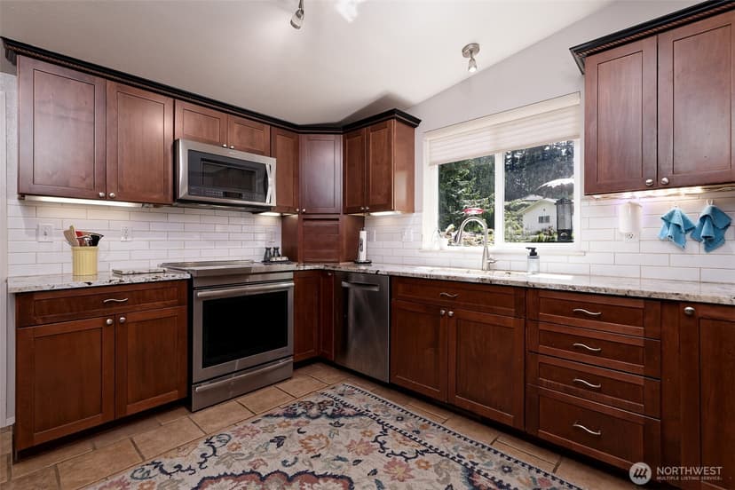 Property photo for 18701 10th Avenue NE, Poulsbo photo 11