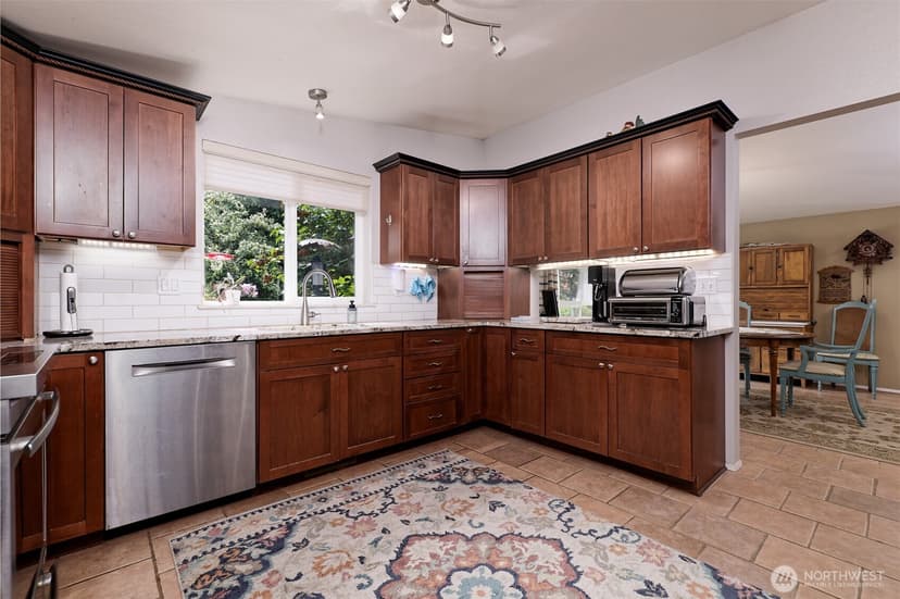 Property photo for 18701 10th Avenue NE, Poulsbo photo 9