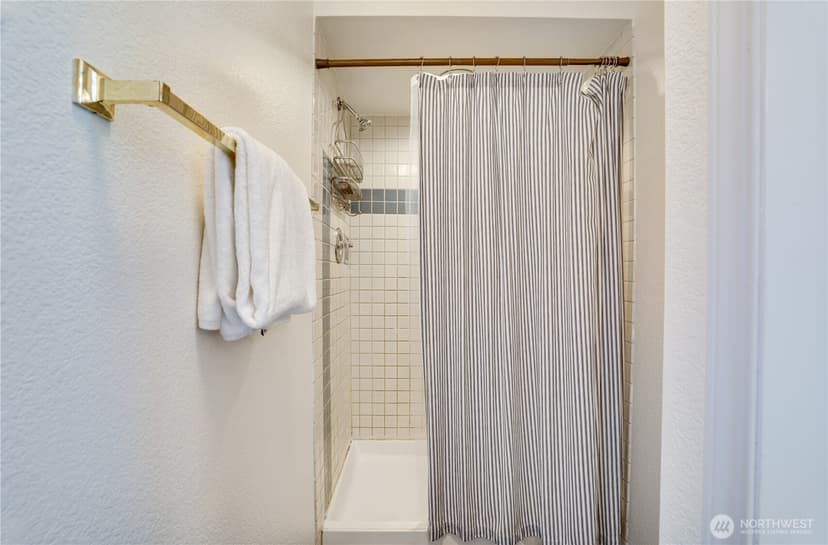 Property photo for 6510 45th Street W, University Place photo 28