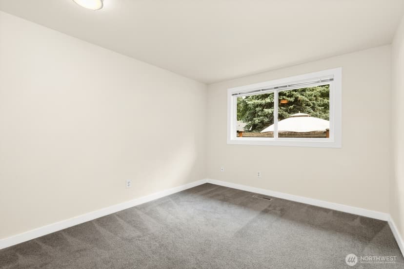 Property photo for 9802 117th Place NE, Kirkland photo 20