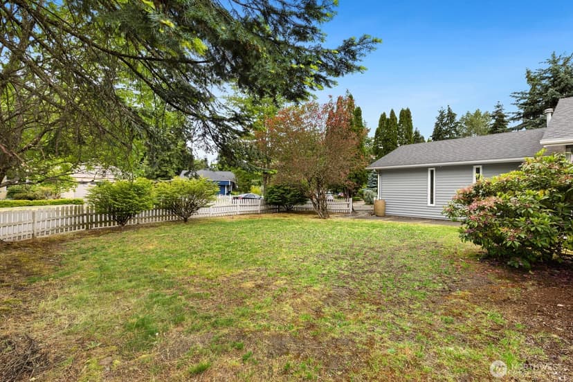 Property photo for 9802 117th Place NE, Kirkland photo 28