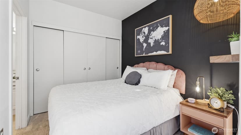 Property photo for 2414 1st Avenue #702, Seattle photo 15
