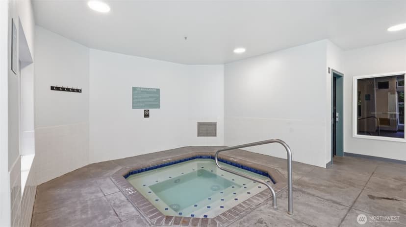 Property photo for 2414 1st Avenue #702, Seattle photo 19