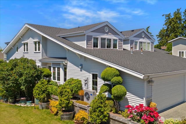 Property photo for 518 4th Avenue S, Edmonds photo 2